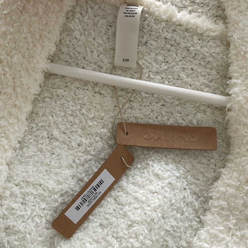 COPY - Skims super soft super stretchy NWT Robe!